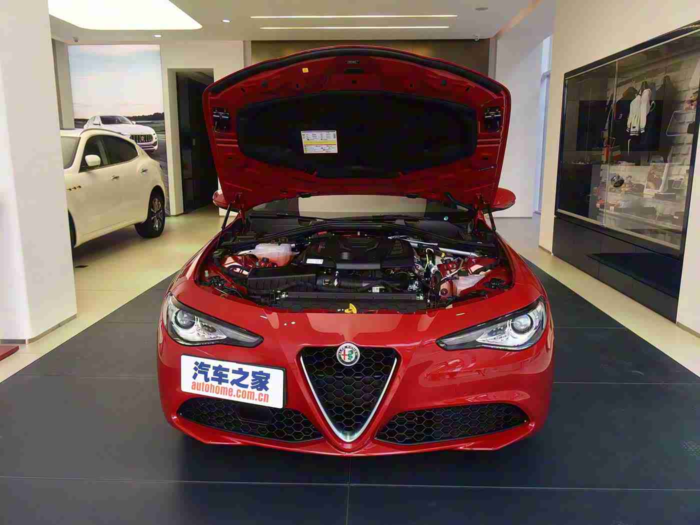 404黄色,科技引领潮流，全新车型惊艳亮相，独特设计诠释未来驾驶体验-3