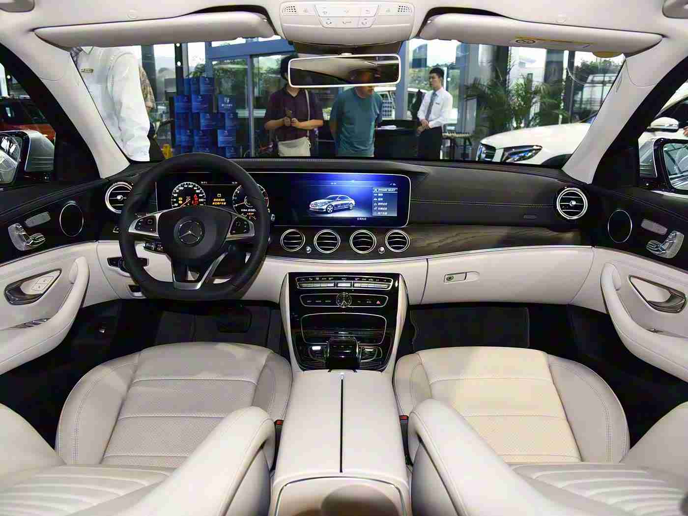 欧美性情,欧美品牌轿车性能与舒适度解析,引领汽车市场高品质生活新风尚-3