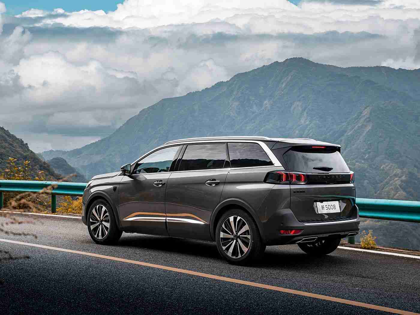 网曝黑料吃瓜国产精品,国产汽车新秀XX：性能卓越品质佳，热议黑料实为误解-1