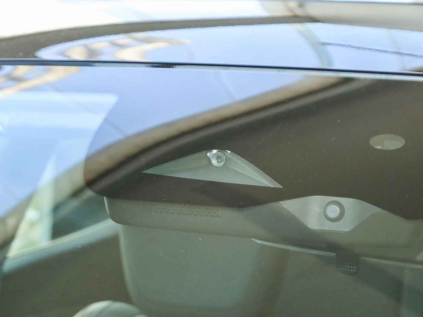 男生女生一起差差差的软件,汽车社交新潮流：男女车主共赏车生活，创新软件助力行业成长-1