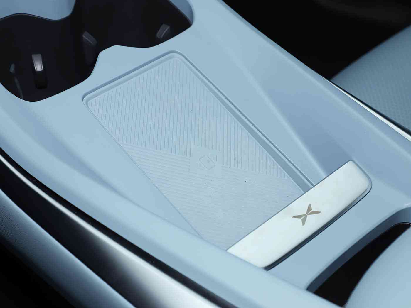 乱轮视频网站,新能源汽车风口劲吹，技术创新驱动产业跃升-3