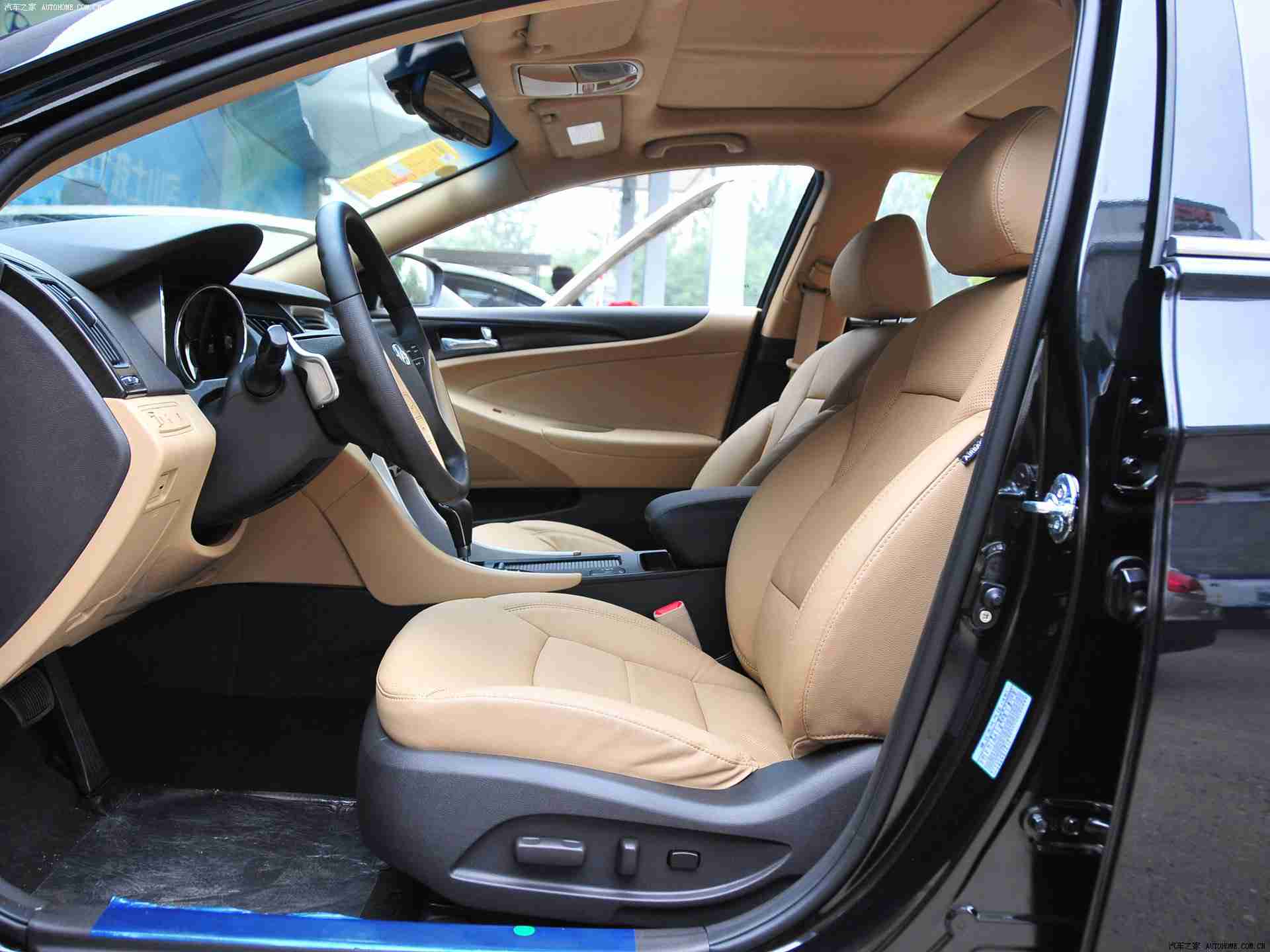 黄软件网站下载3.0.3,“汽车辅助软件新突破：黄软件升级3.0.3版，实时路况导航，智能语音助手体验升级引关注”-3