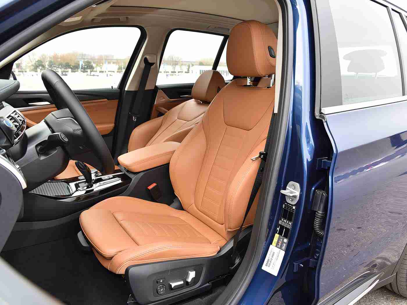 51国精产品秘 一区二区三区,,,,全球51国汽车盛宴：创新科技引领未来，豪华与智能碰撞呈现-4