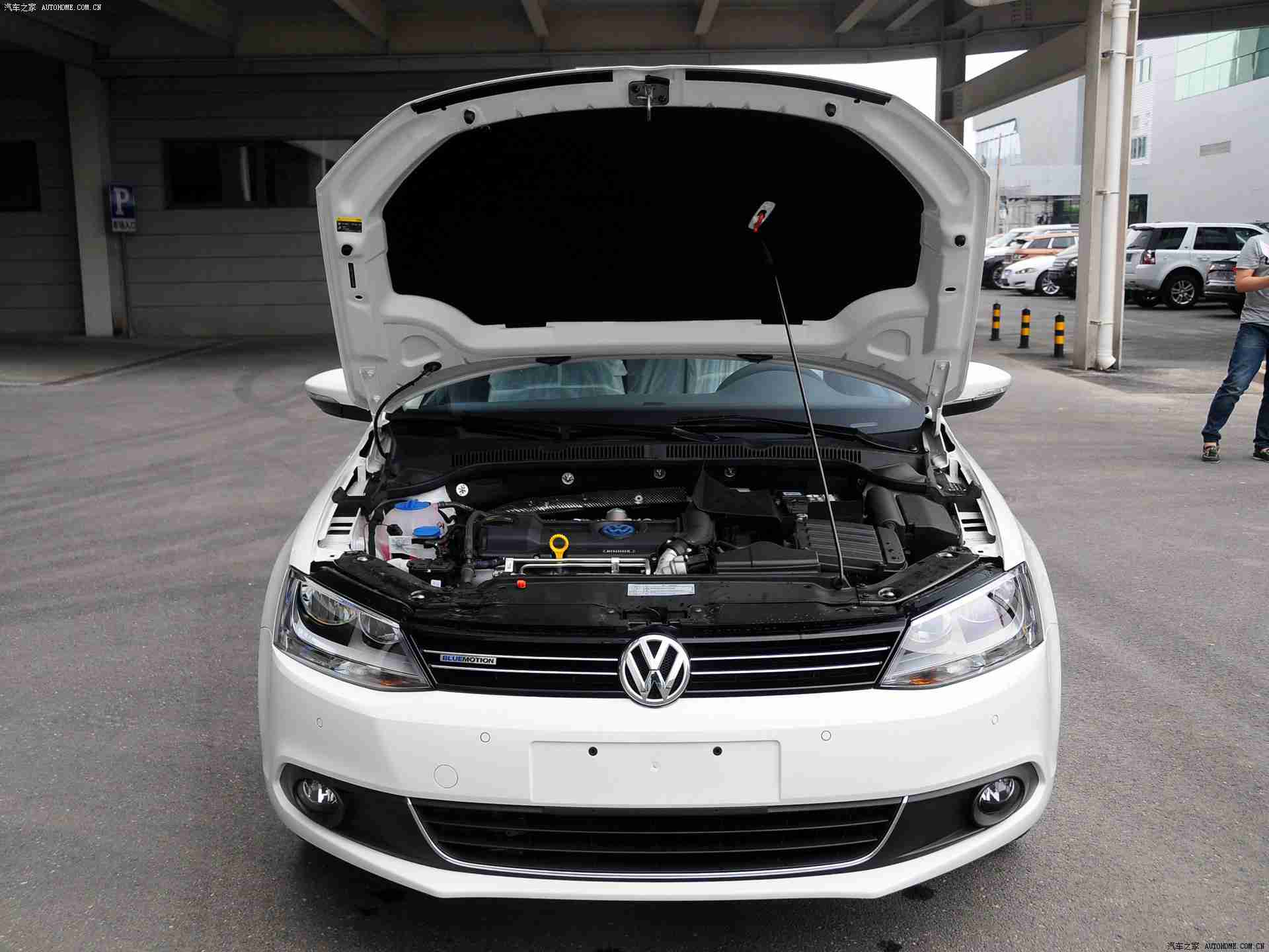 女生不穿衣服软件,时尚导航新潮流，智能语音助安全，汽车驾驶体验大升级-5