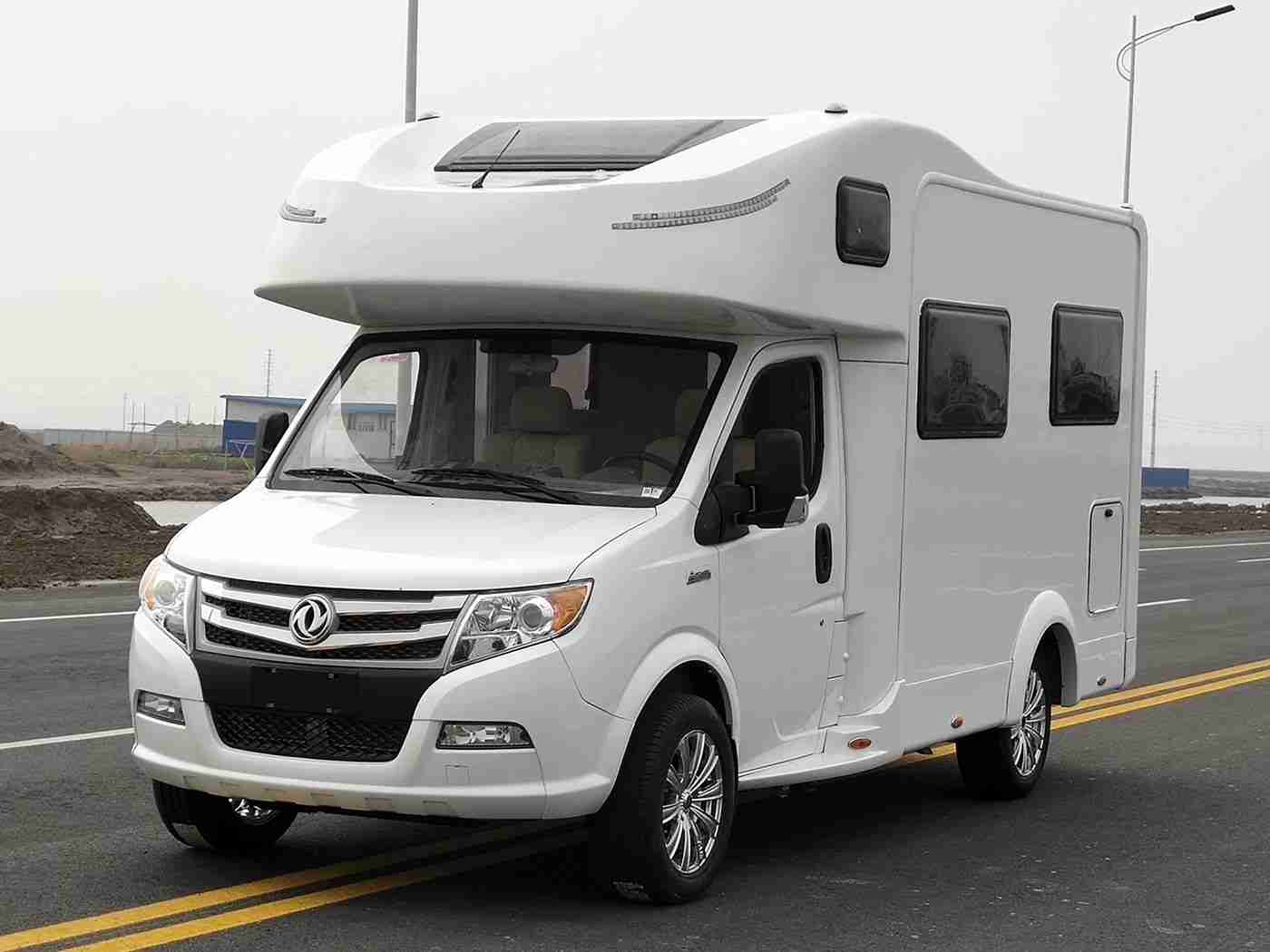 男人和女人靠逼软件,逼软件革新出行体验：智能导航、车位预约，汽车生活更便捷，社交功能再升级-4