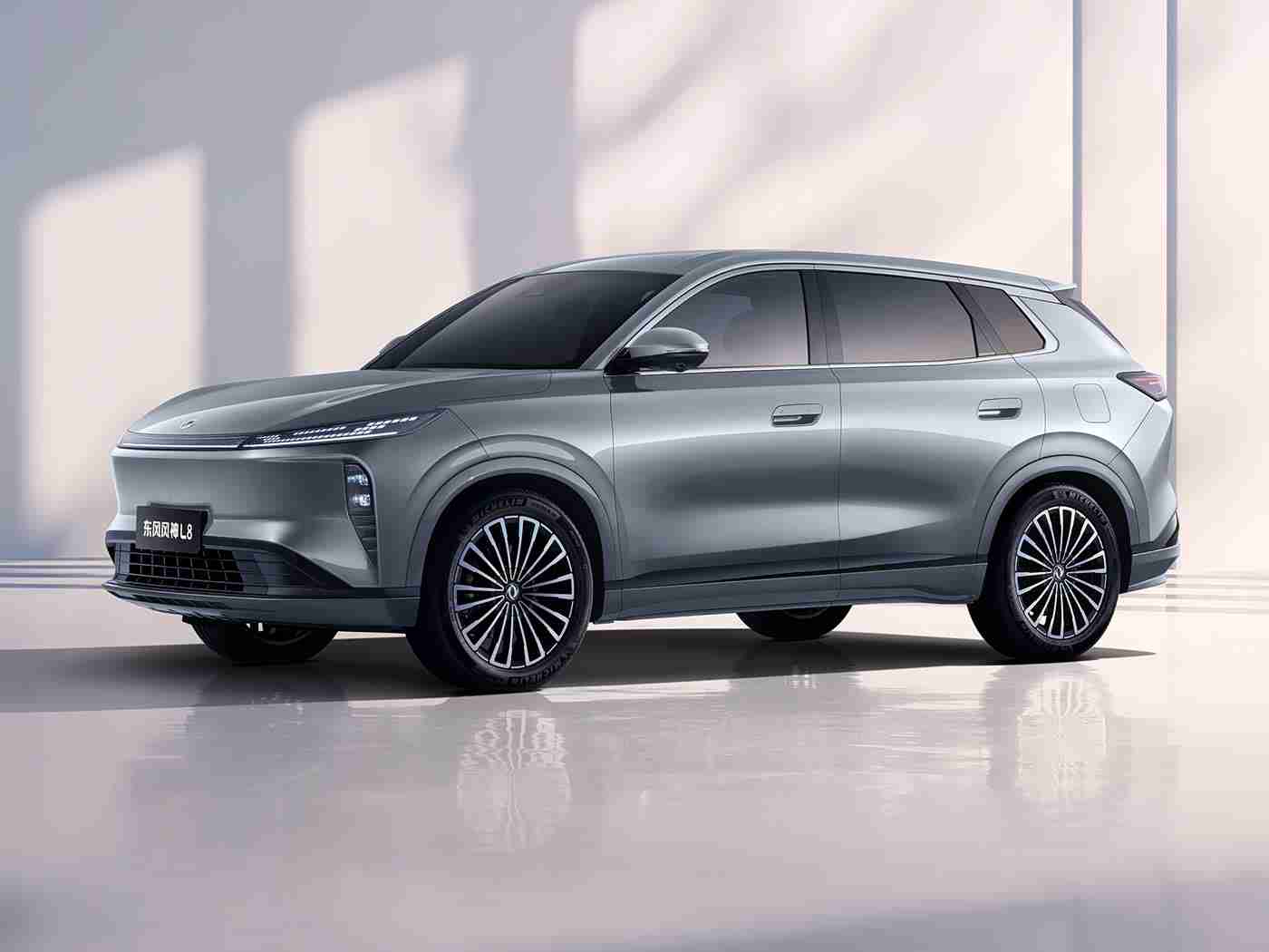 少妇被按摩师摸到高潮,科技护航，舒适领航——全新智能座驾，驾驭人生新境界-1