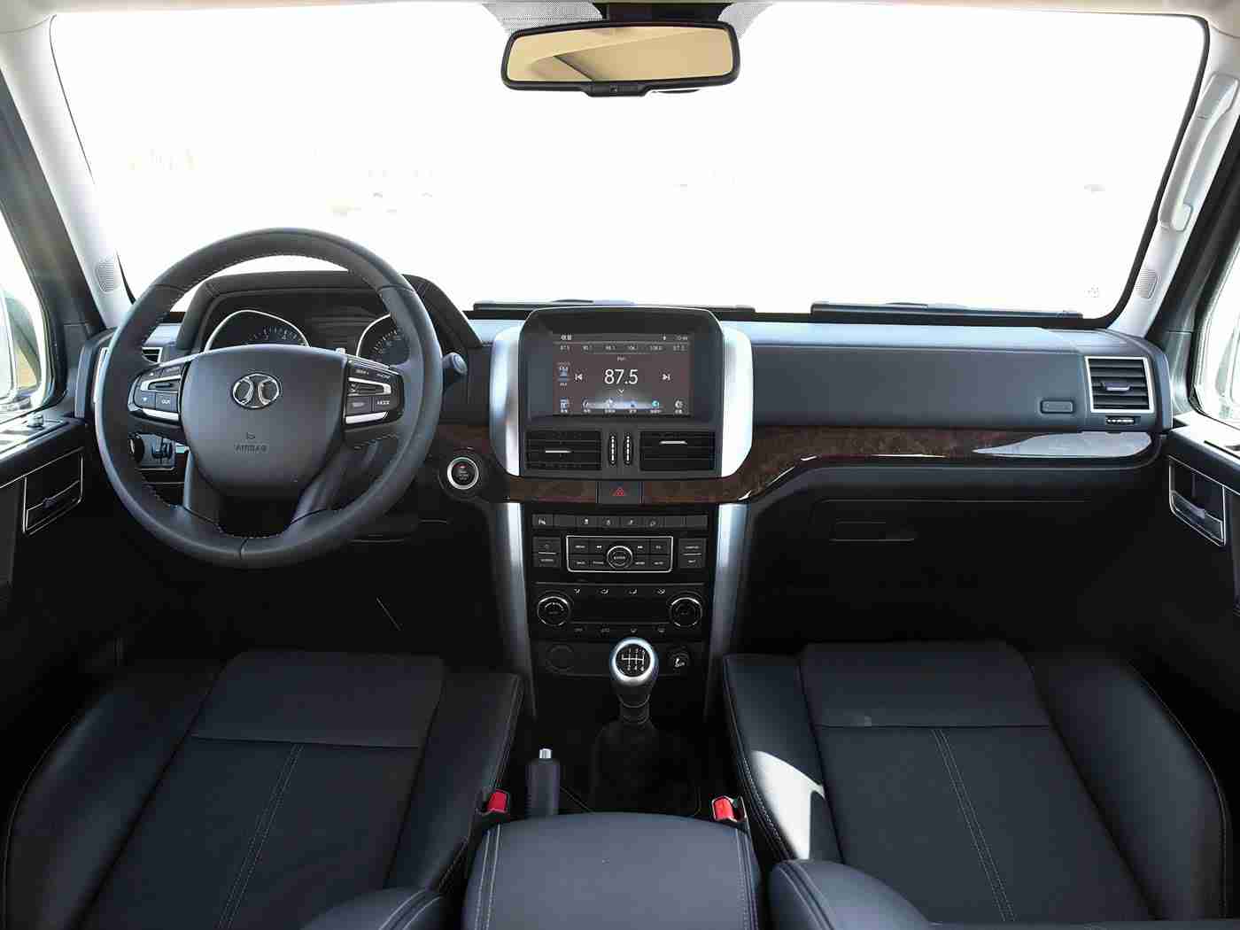 一卡二卡三卡,引领未来出行，＂一卡二卡三卡＂智能汽车刷新驾驶体验-4