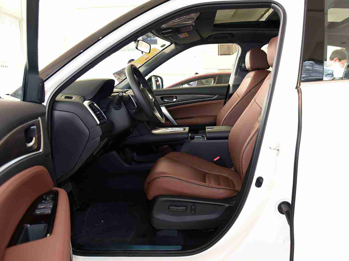 69乐园,汽车文化盛宴来袭：探秘一线新车乐园，助力产业繁荣发展-1