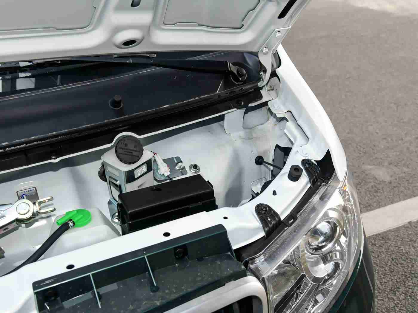 老师的丰满大乳奶理伦,汽车设计新篇章：追求丰满、大乳与奶理，性能卓越之美-1