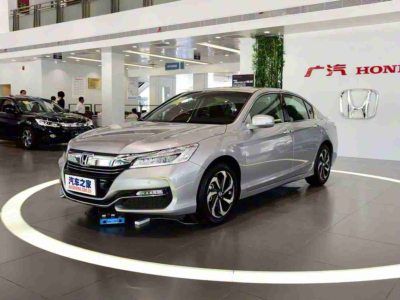 欧亚一区二区,“锐意革新，驾驭未来——国产新车型闪耀全球市场”-2