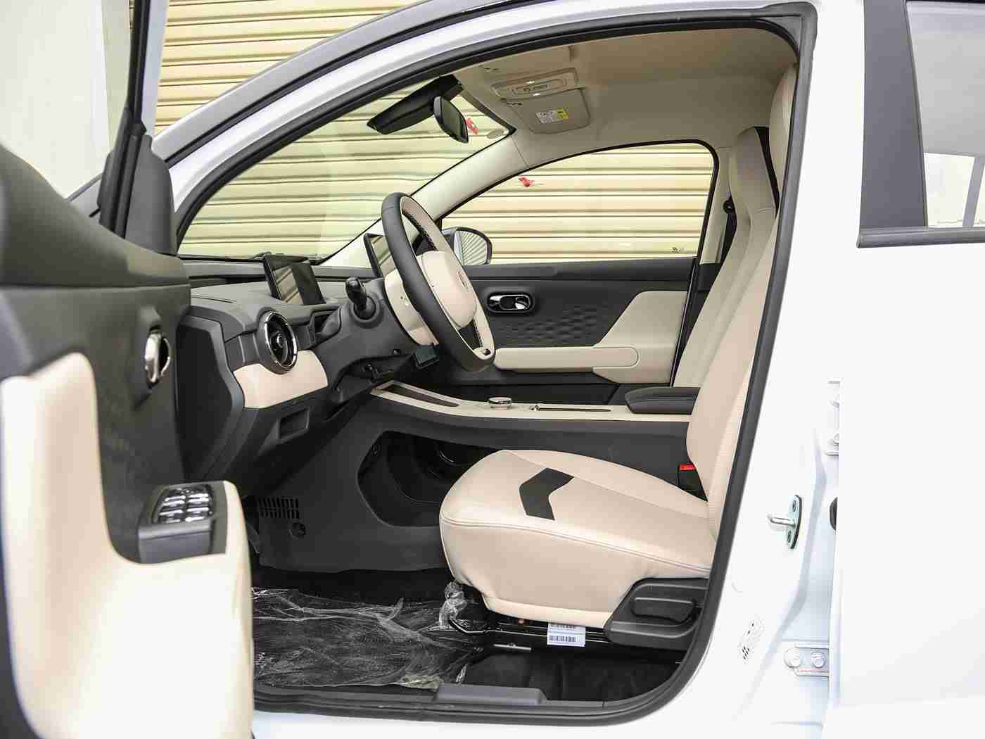 成人AV国产,未来潮流,尊享驾驭——国产新锐,安全智能,性价比领航-3