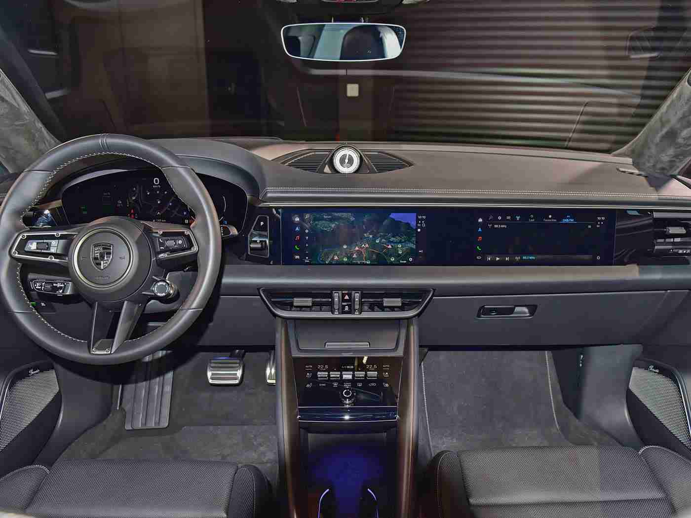 AV黑人,新能源汽车AV黑人惊艳亮相，引领智能环保出行新潮流-3