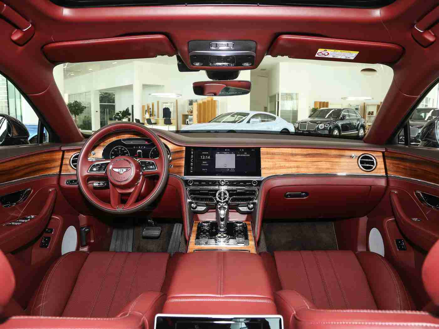 天天舔天天干,全新神车上市，极致性能与人性化设计引领潮流-1