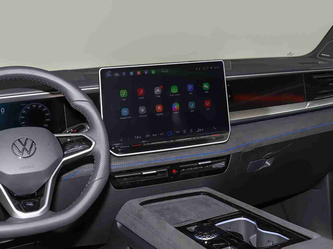 夫妻三人行老婆的心路历程,家庭幸福新选择：揭秘妻子选购汽车的心路历程与智慧-2