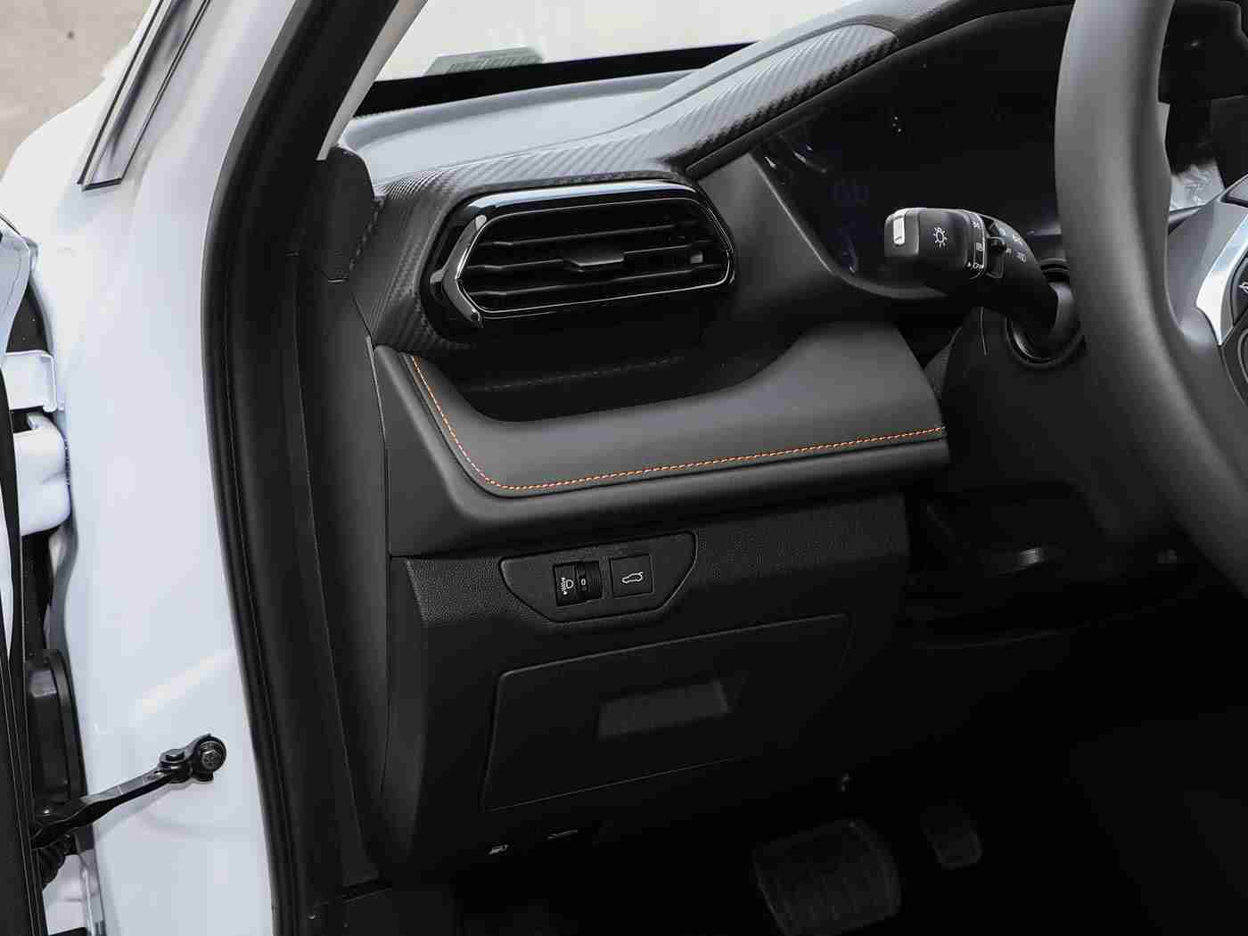 海贼王女帝被 黄漫羞羞,未来出行新篇章：创新智能汽车引领潮流，科技赋能生活便捷-4