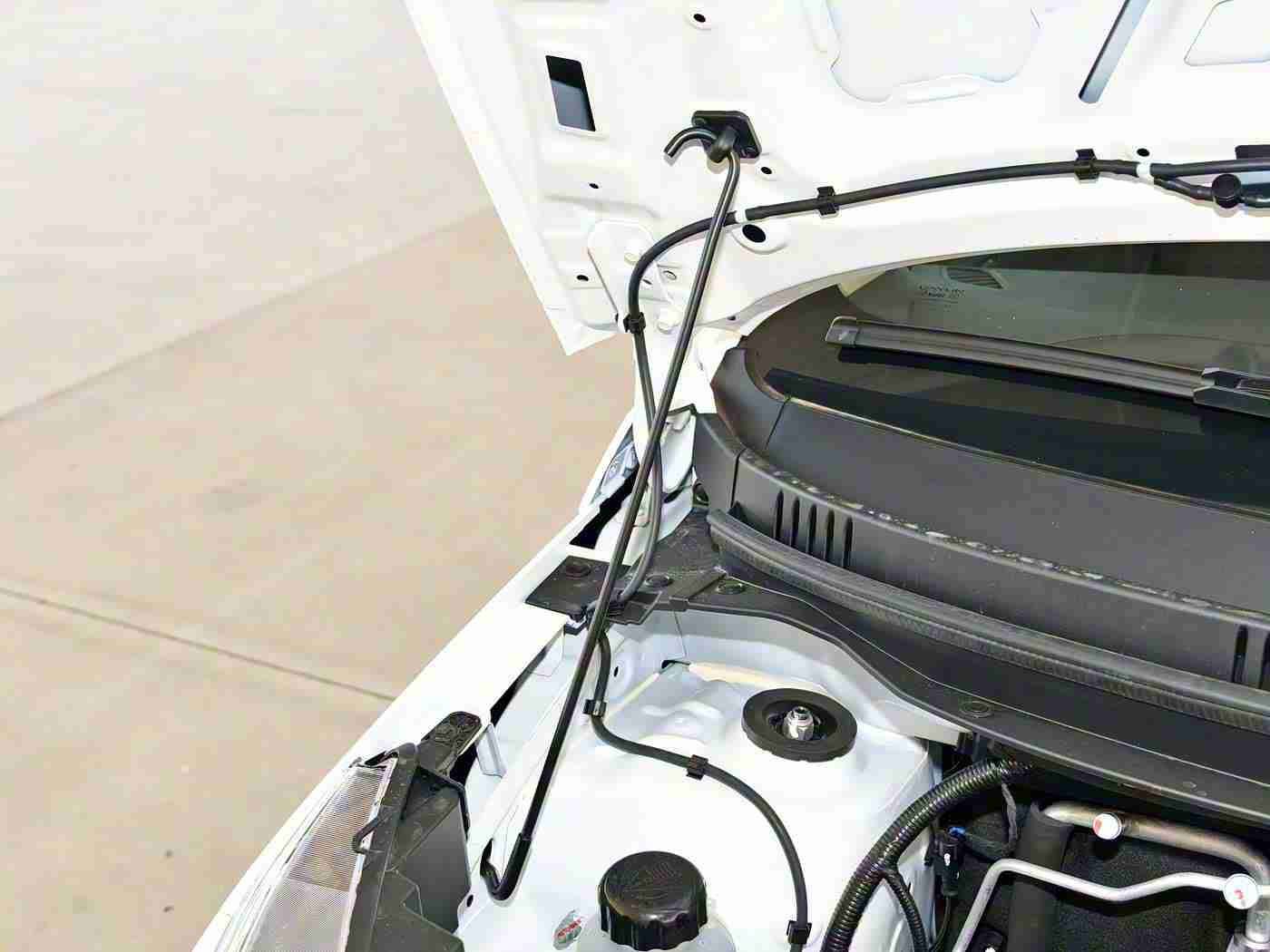 黄色软件404,“知名车企软件故障引发热议，汽车智能化发展需谨慎前行”-1