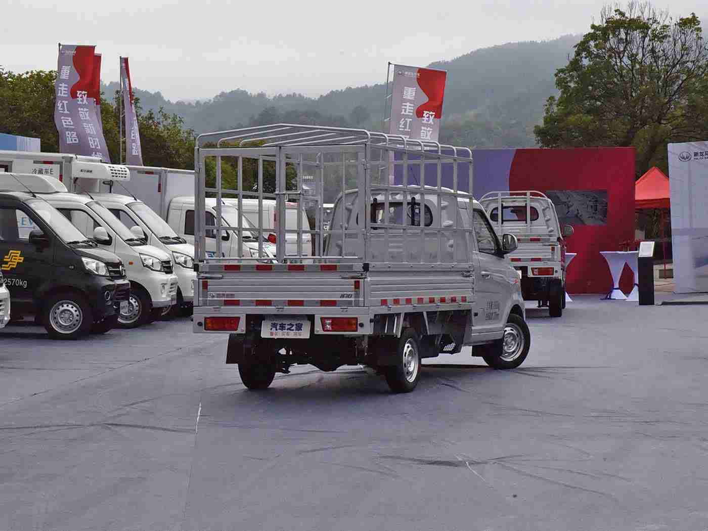 男友往我嘴巴撒尿怎么回事,车内惊悚事件引深思：汽车安全与道德底线亟待关注-3