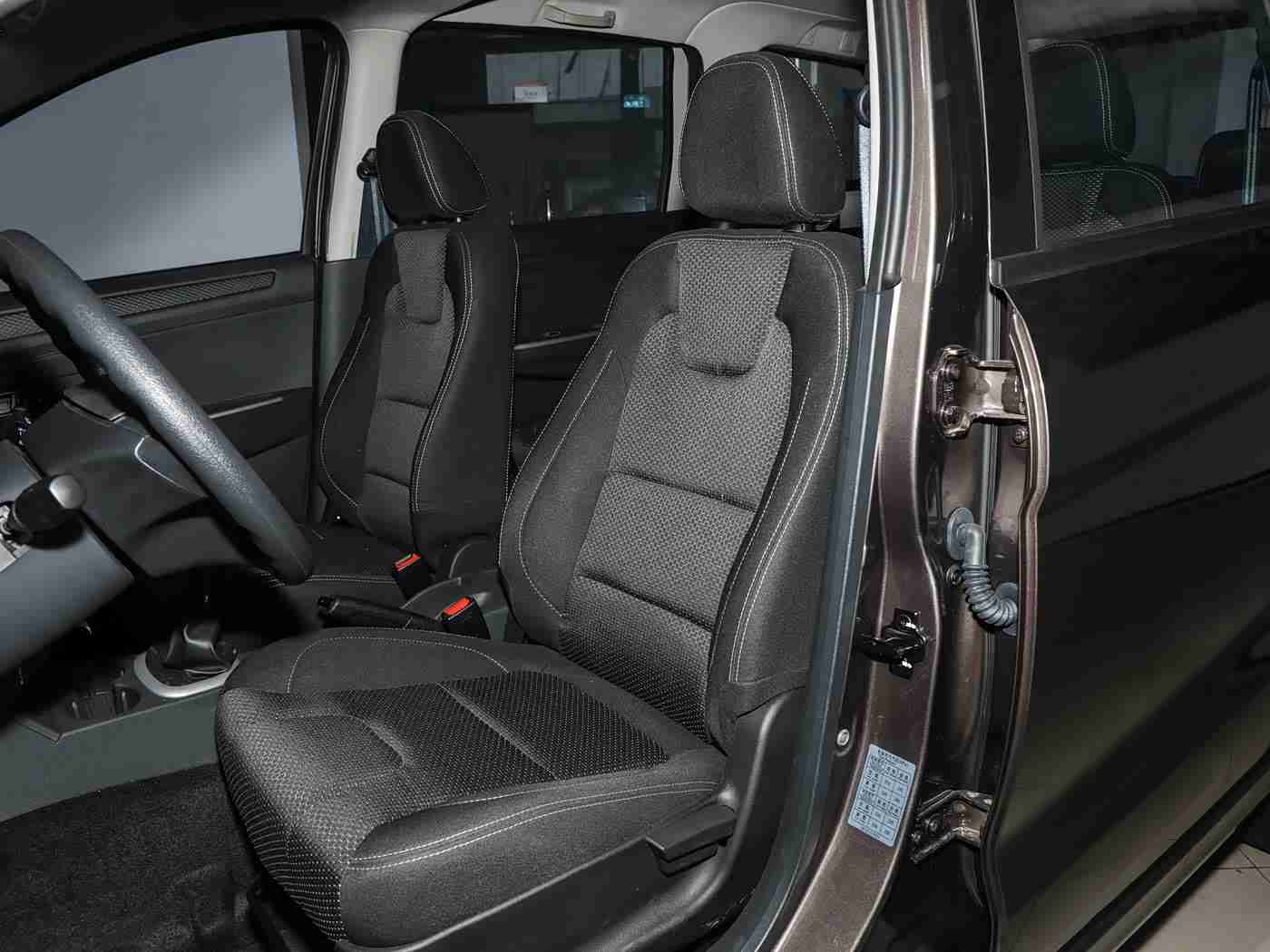 在线视频黄,科技革新出行，智能监控助力：揭秘视频黄技术如何引领汽车安全变革-1