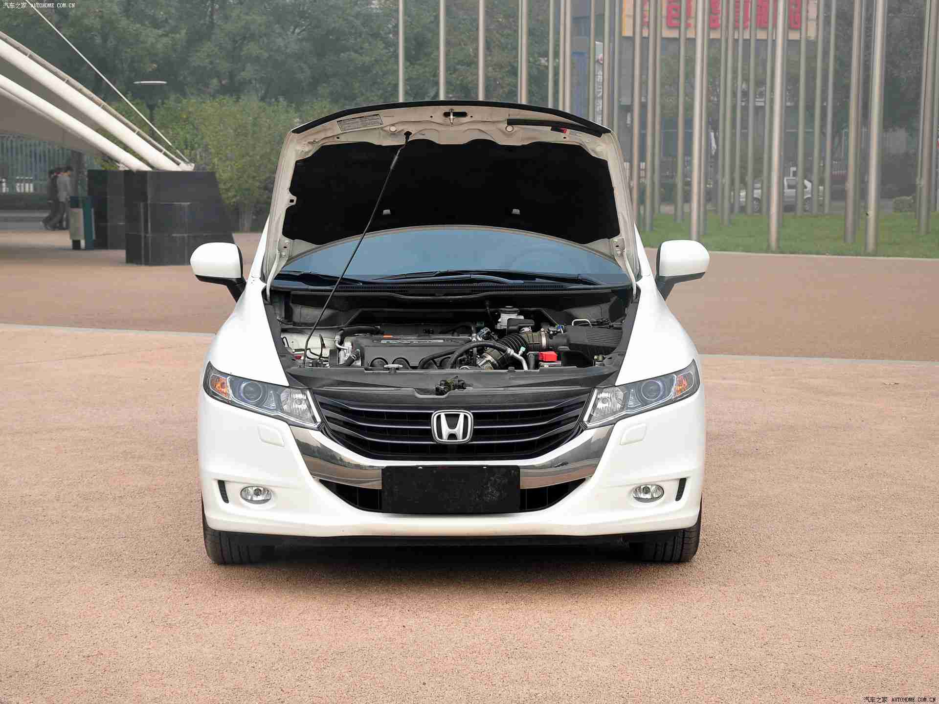 国产成人电影AV,国产汽车技术飞跃，创新设计引领未来驾驶潮流-3