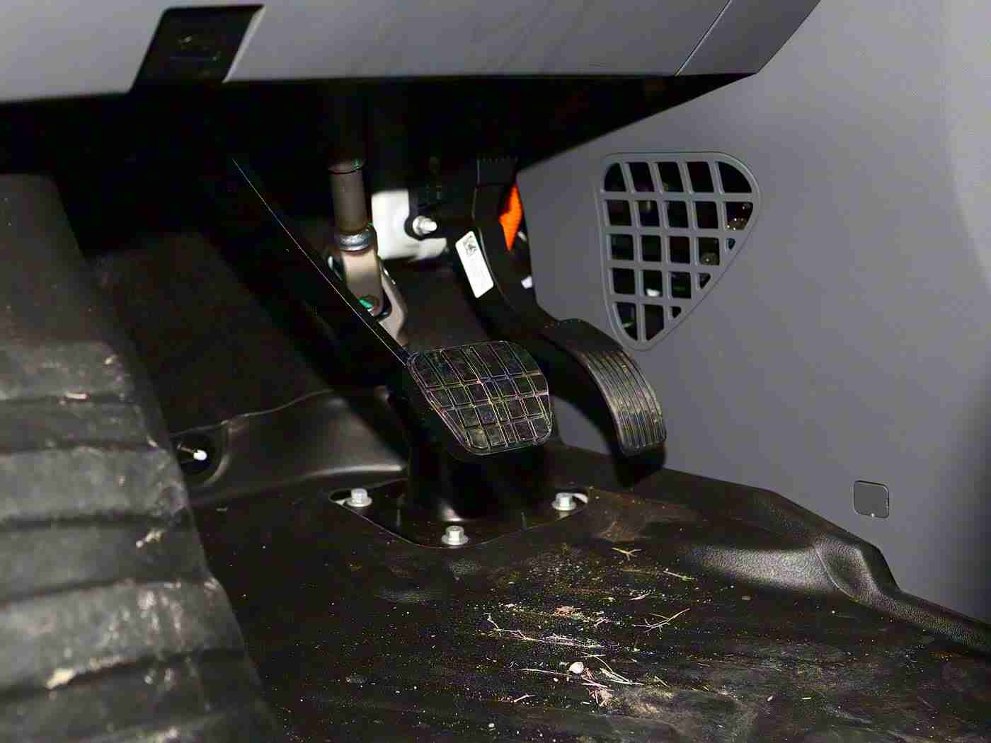 免费的黄色软件,创新驾驶体验，免费科技助力汽车行业绿色变革-2