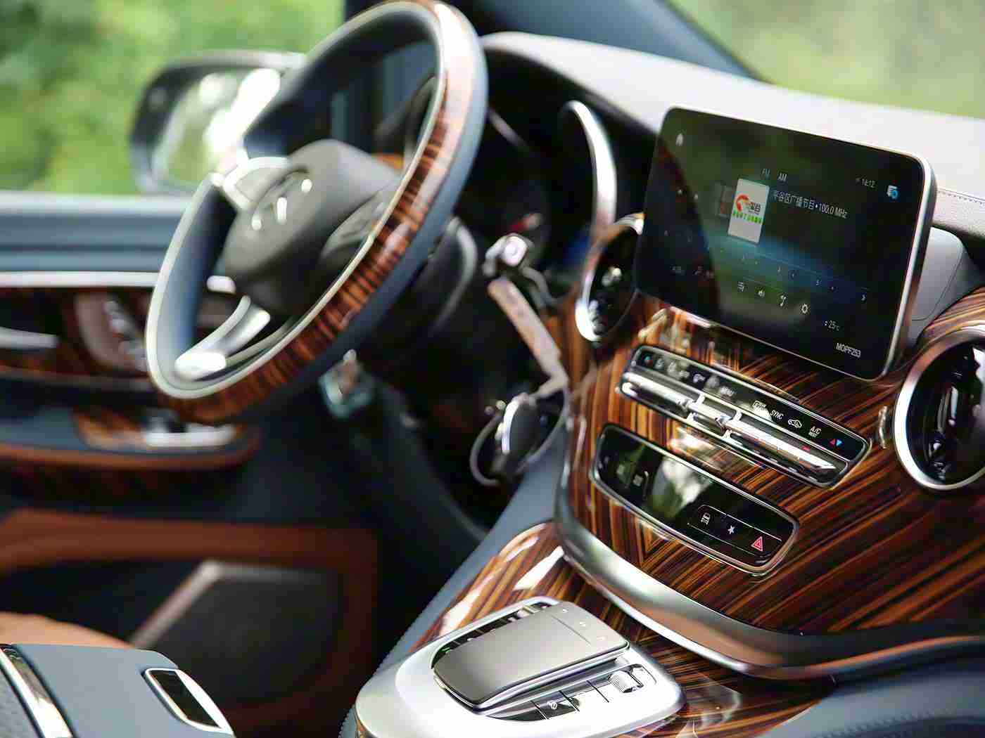 打扑克做运动,“智能扑克牌系统打造全新驾驶体验，创新汽车品牌引领市场潮流”-4