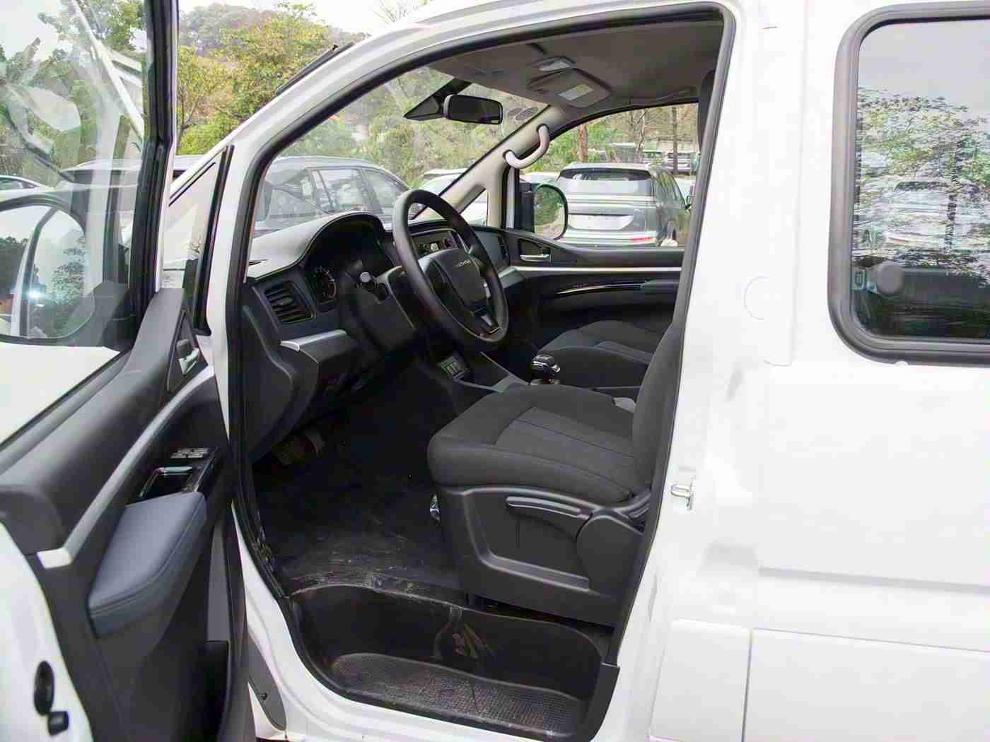 黄色软件2024,智能驾驶新宠来袭：2024年汽车辅助软件助你畅享安全便捷出行-3