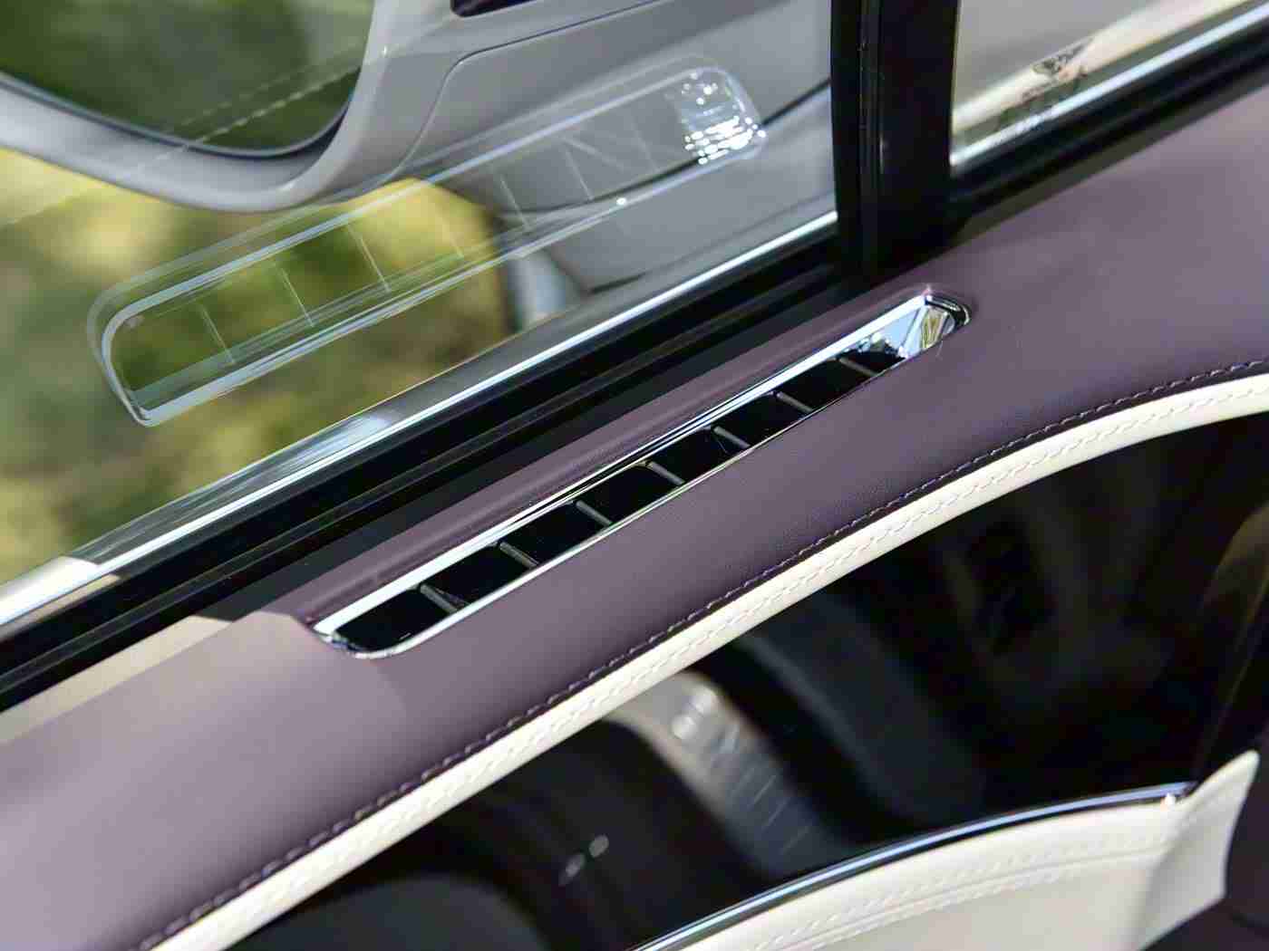 国产福利AV,国产新秀惊艳亮相，动感内饰与智能安全，这款新车成市场黑马-4