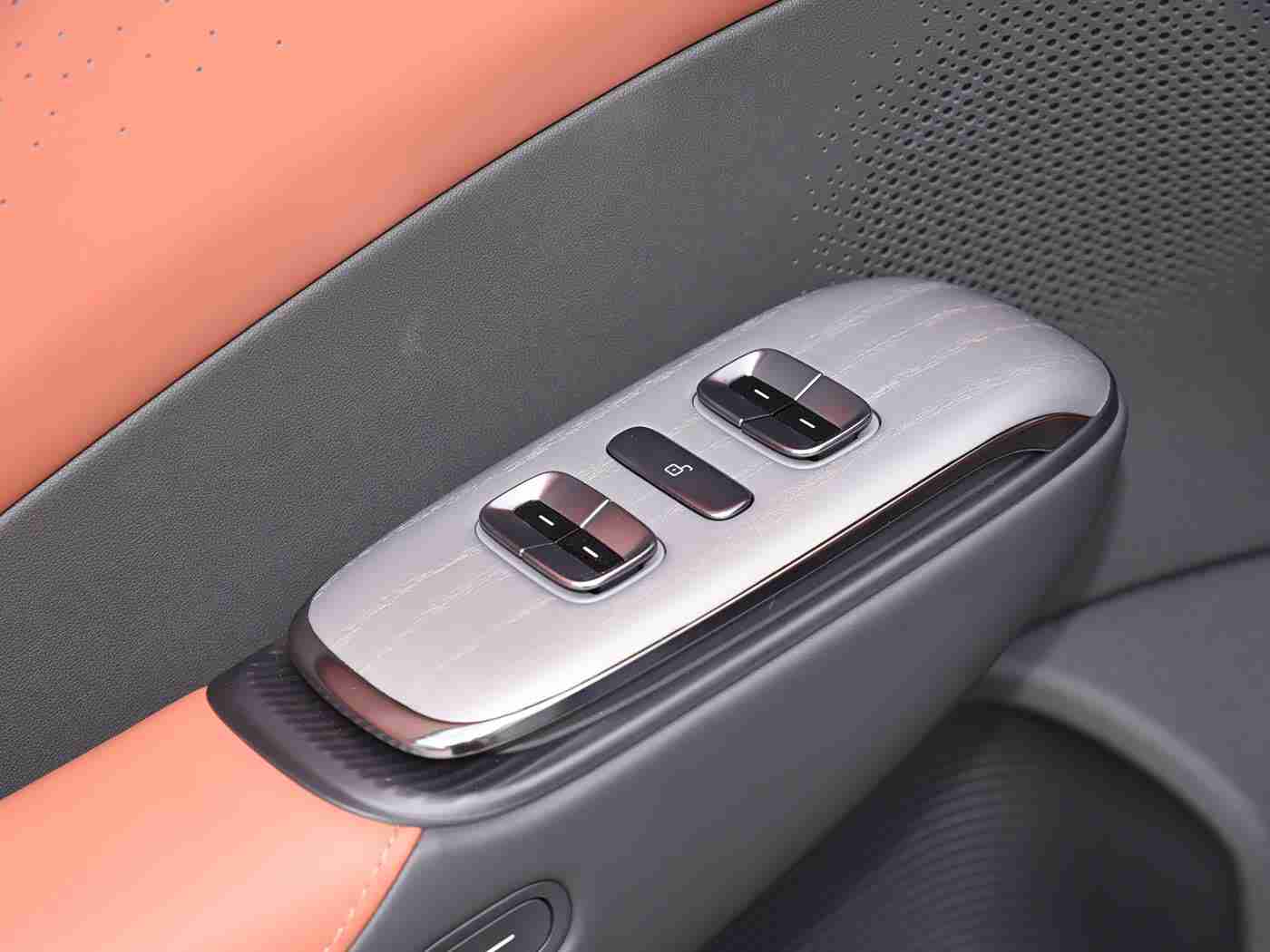 打扑克又痛又叫软件,智能驾驶新篇章:“打扑克又痛又叫”软件引领汽车安全与便捷体验-2