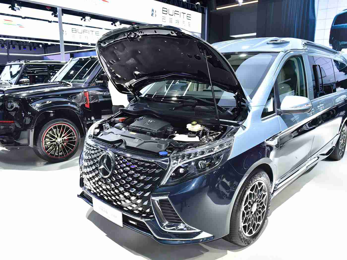 天天日天天舔,科技新宠惊艳亮相，流线设计智能环保，“天天日天天舔”汽车引领未来出行潮流-1