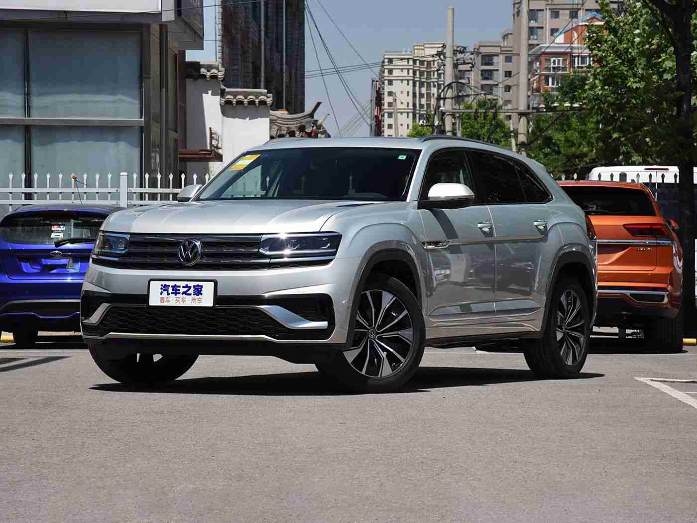 大学生超帅GayXXXX,汽车文化新风尚，青春驱动未来出行-1