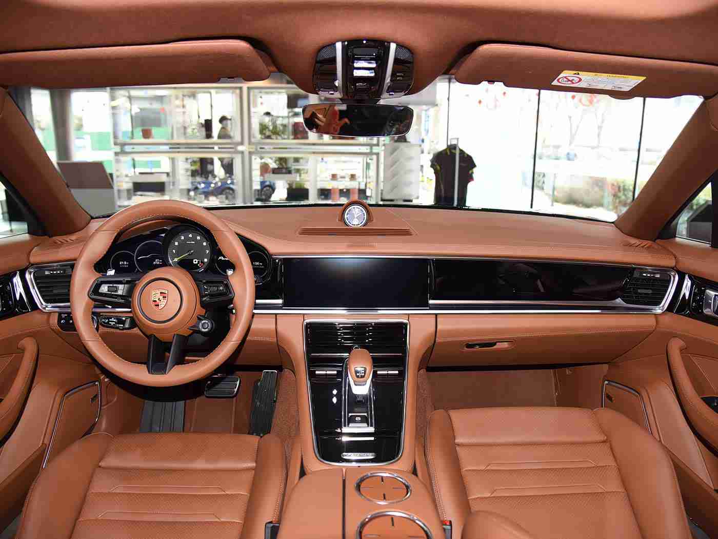 黄软件,科技驱动未来，智能汽车“大脑”揭秘：揭秘汽车操作系统发展新趋势-1