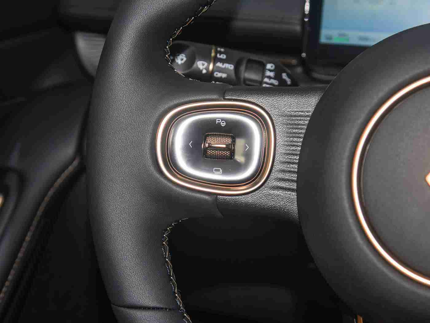 女性性器表演,汽车工程师李晓薇创意展示：女性力量绽放，汽车行业新活力注入-2