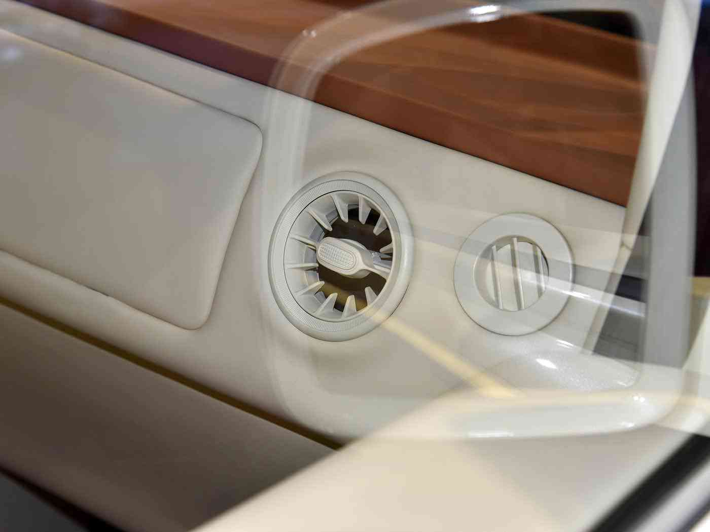 天堂资源库,“创新科技引领潮流，亲民售价再掀购车热潮：全面解析新车型魅力所在”-1