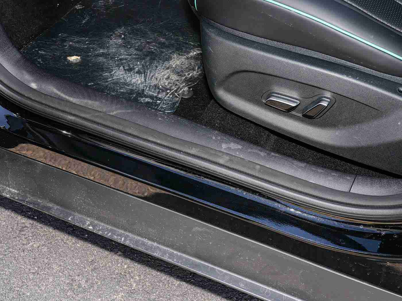 娇妻被按摩师3p到高潮,“汽车智能革命新篇章：知名品牌突破3P技术，引领驾驶体验全新升级”-4