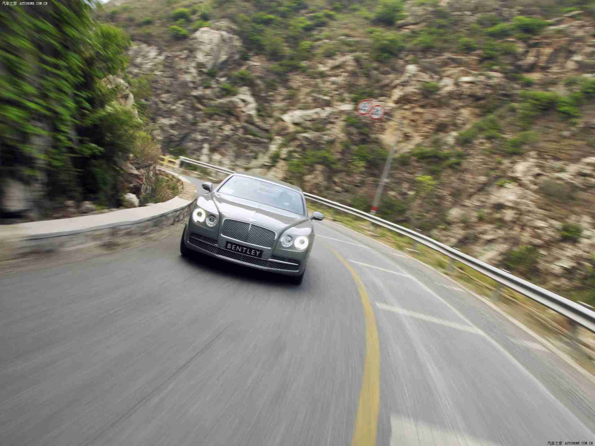 天天射天天,新能源汽车市场风头正劲，创新技术助力绿色出行，天天射天天引领行业新潮流-3