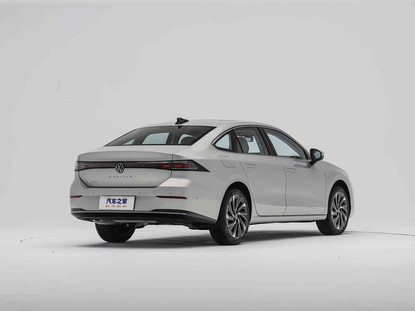 色多多成人版,创新潮头领航,豪华舒适新宠——揭秘未来汽车潮流先锋-5