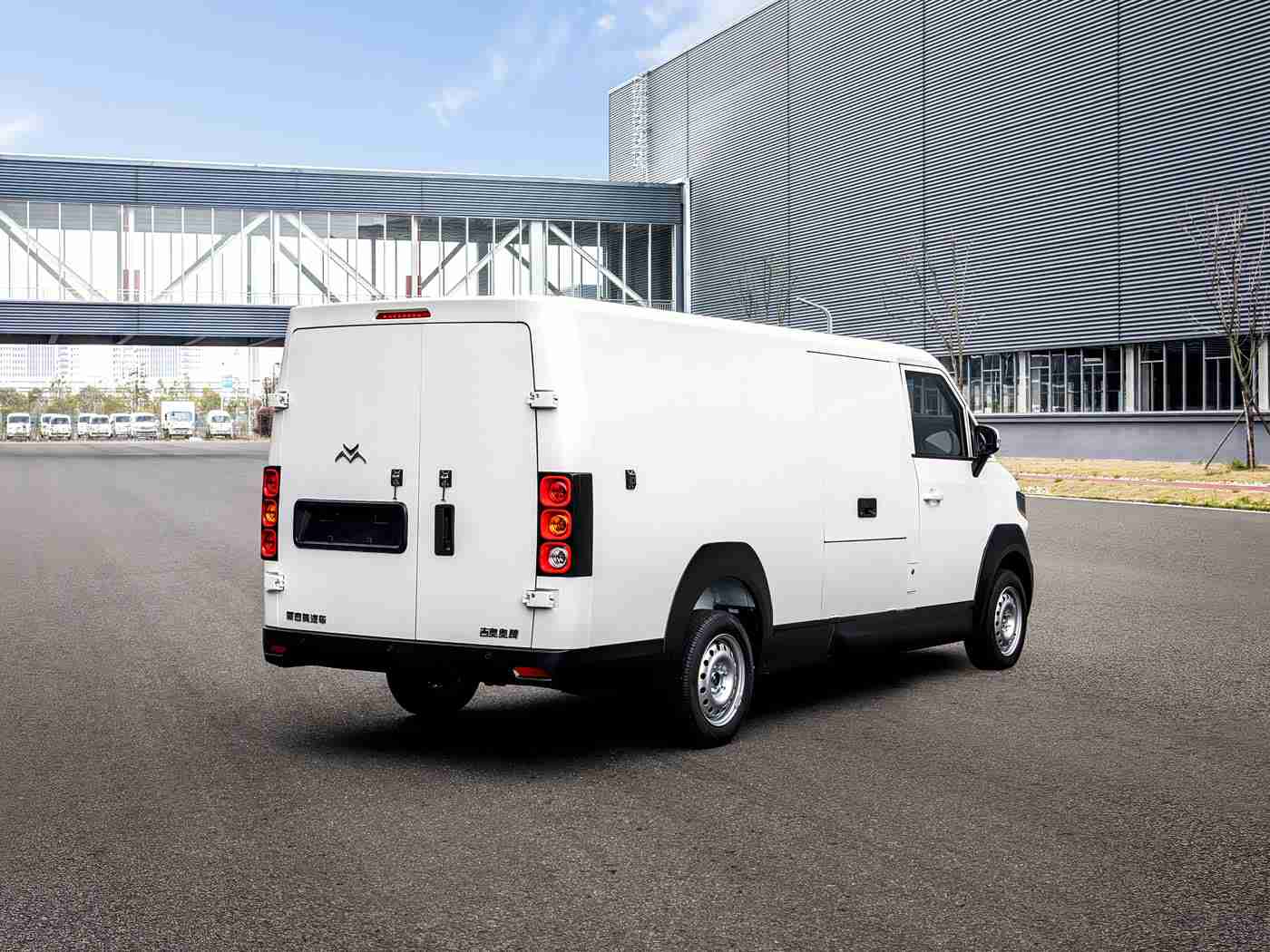 三产区和二产区的区别,汽车双雄竞速，产业协同新纪元-1