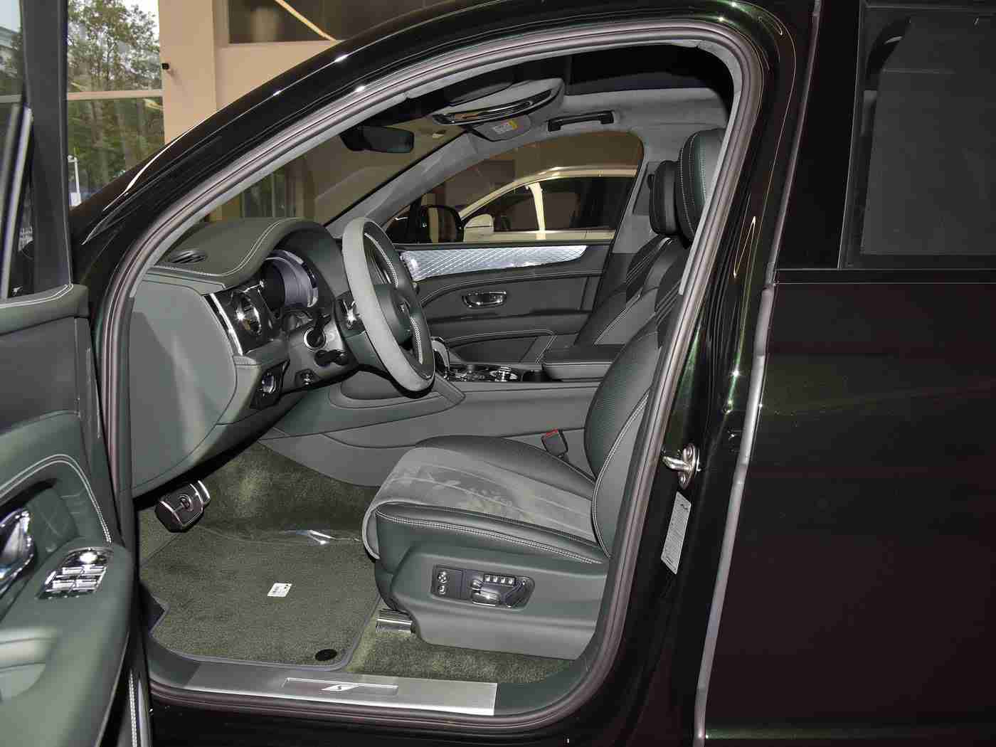 搞鸡软件,汽车创新引领潮流：搞鸡软件助力车主便捷驾驶，安全无忧-2