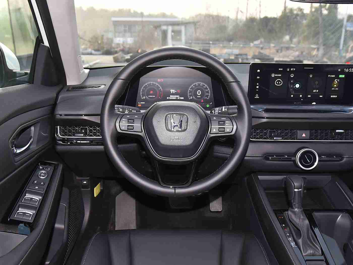 男人搞女人软件,汽车智能驾驶技术突破，创新举措引领未来出行新潮流-2