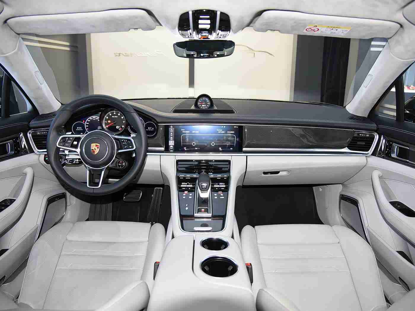 av蜜桃,“东方美学融合未来科技，智能化环保标杆，“av蜜桃”概念车引领汽车行业发展新潮流”-2