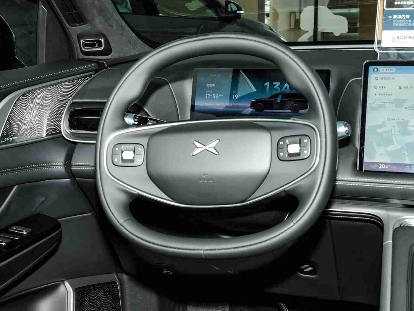 男人搞女人软件,汽车智能驾驶技术突破，创新举措引领未来出行新潮流-3