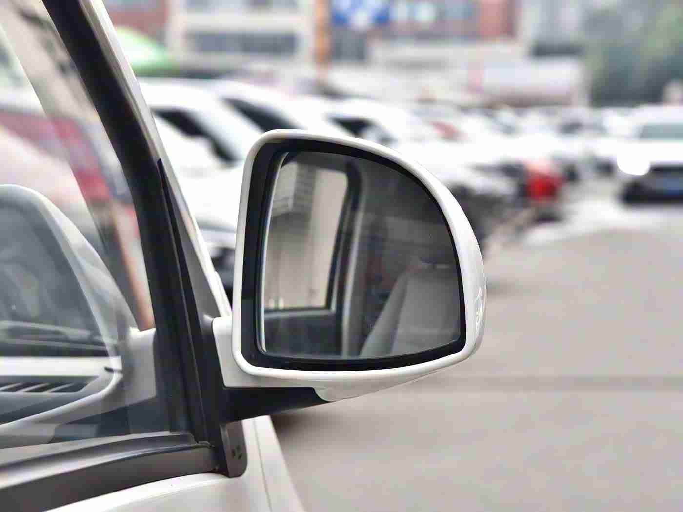 国产乱论视频,破茧成蝶，中国汽车实力新篇章：挑战与辉煌共舞-2