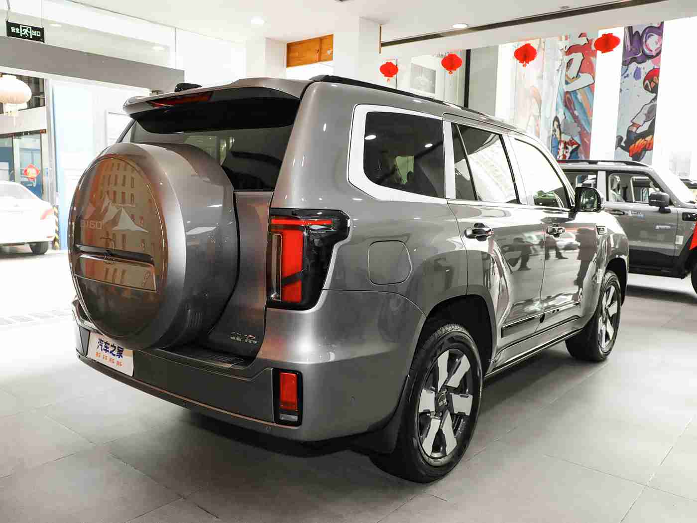 女生让男生诵,“女性专属新车型亮相,智能科技与时尚配色满足个性需求,汽车品牌关爱女性出行安全”-3