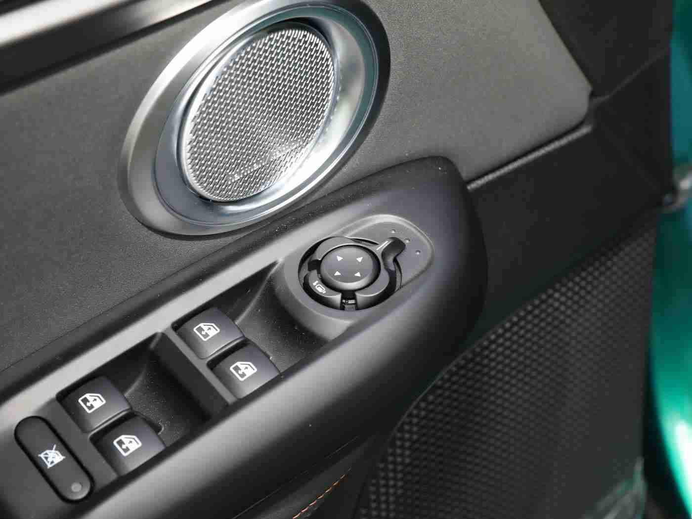 成人电影AV,电动激情巅峰，500公里续航，科技豪华触手可及-2