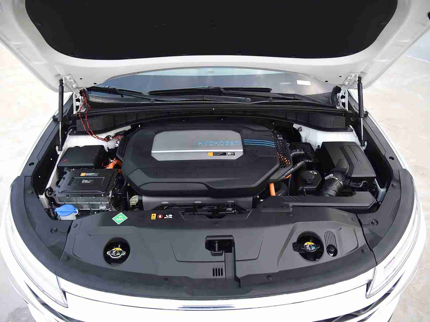 中国老太体内 精ggggg,老太体内惊现异物引关注，汽车安全驾驶刻不容缓，专家呼吁加强交通安全教育-2