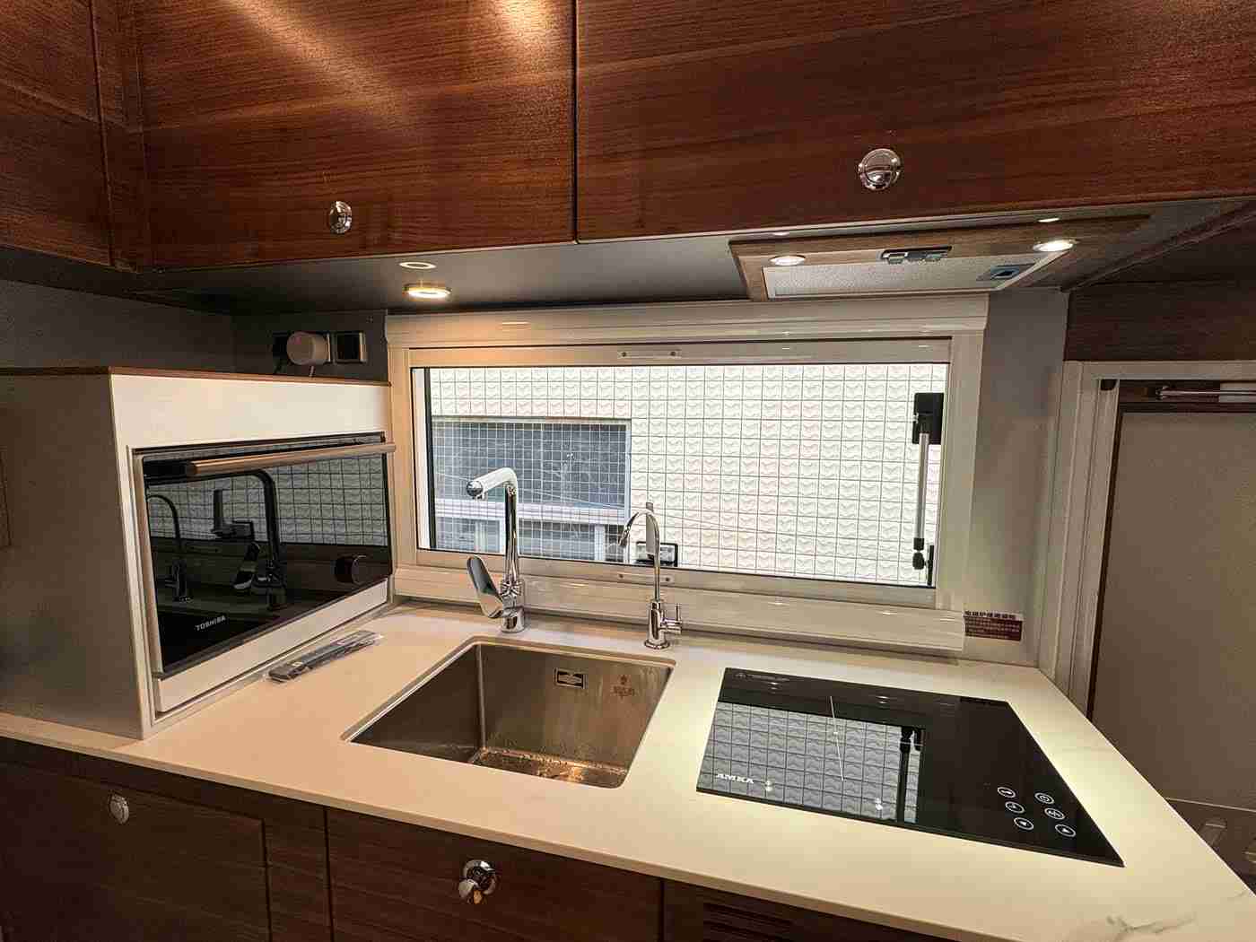 国产超级av,国产新锐车型惊艳亮相，引领市场创新风潮-3