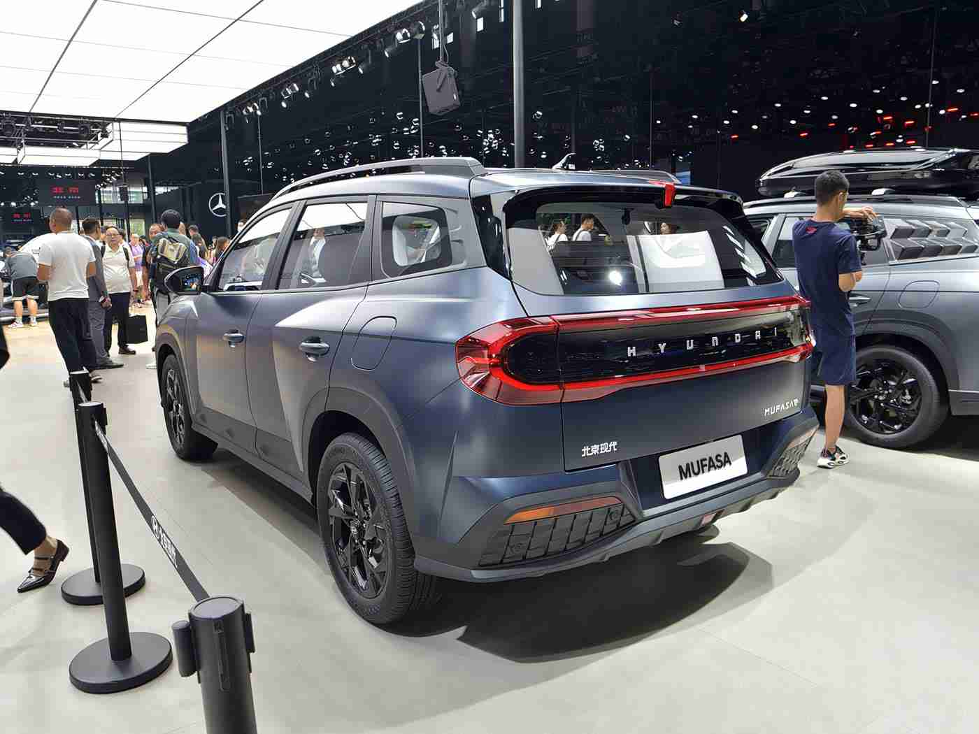 成人火影18+变态版,“极致动力,潮流设计,智能科技:全新高性能跑车震撼来袭,速度与激情的完美结合”-4