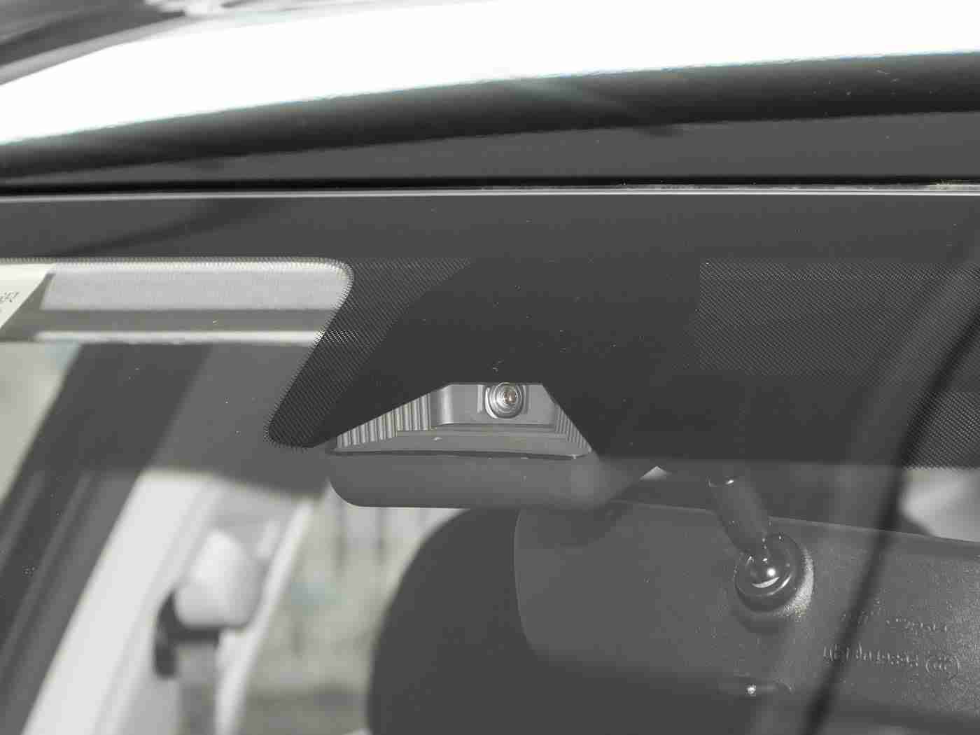 法国空乘2016满天星法版,“全新力作闪耀豪华车坛:揭秘“法国空乘2016”惊艳亮相背后的科技与魅力”-4