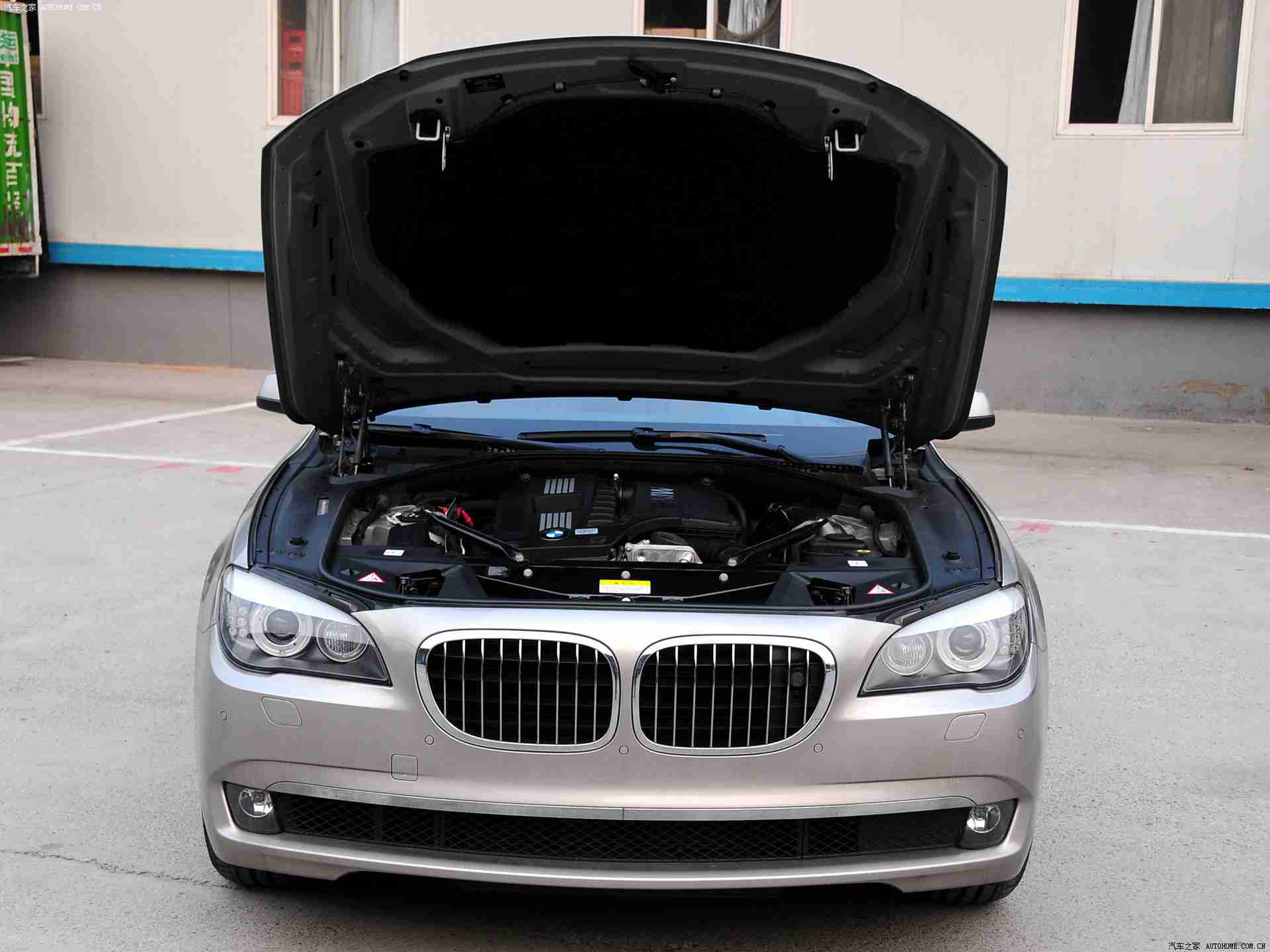 2024黄色软件,智能驾驶新纪元，2024年汽车行业变革先锋助力绿色出行-4