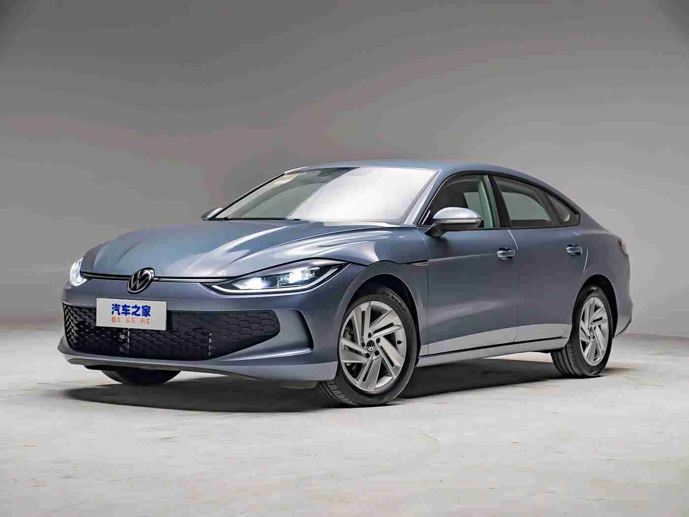 国产乱色,“色彩革新，动力卓越：国产汽车新锐以独特魅力引领市场潮流，受热捧成焦点车型”-1